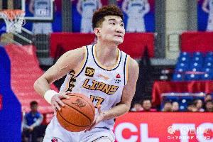 不着急慢慢来！孙铭徽复出14分钟 5中1拿到4分3板2助&amp;正负值+12